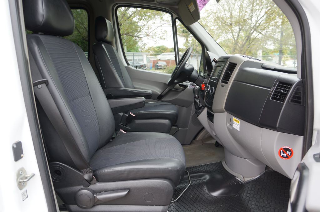 2015 Mercedes-Benz Sprinter Image 37