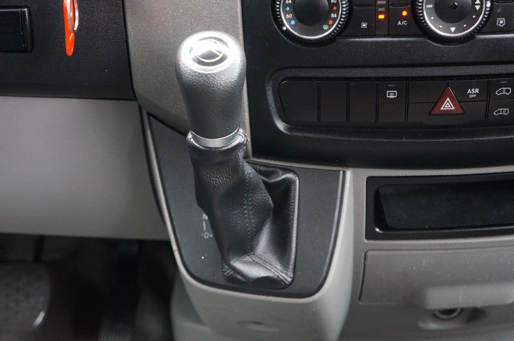 2015 Mercedes-Benz Sprinter Image 49