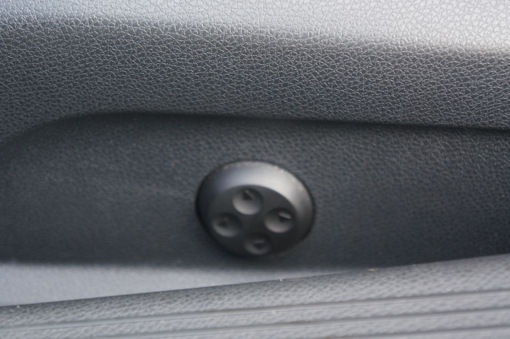 2019 Mercedes-Benz C-Class Image 31