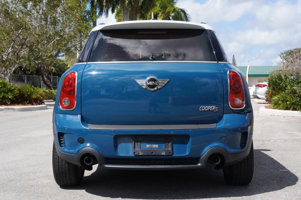 2011 MINI Countryman Image 11