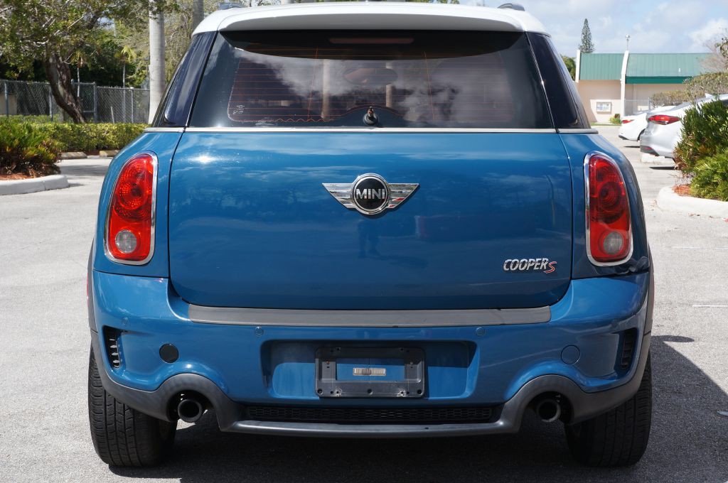 2011 MINI Countryman Image 12