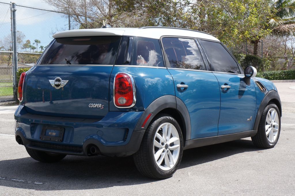 2011 MINI Countryman Image 14