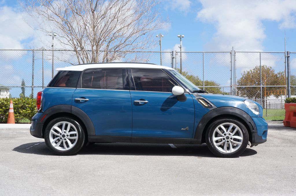 2011 MINI Countryman Image 15