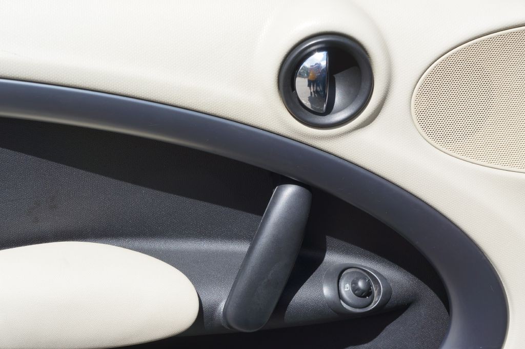 2011 MINI Countryman Image 24