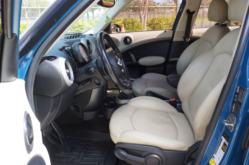 2011 MINI Countryman Image 26