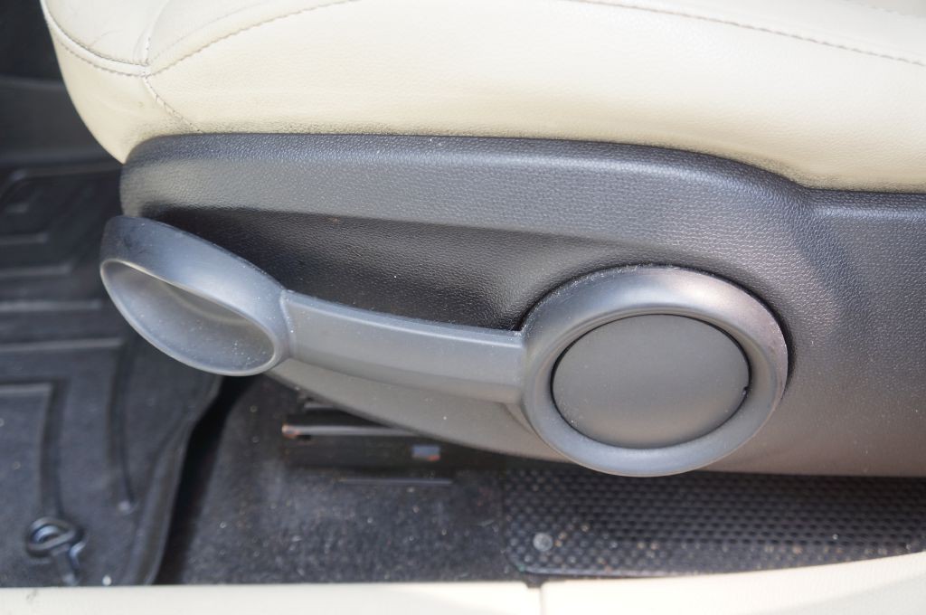 2011 MINI Countryman Image 28