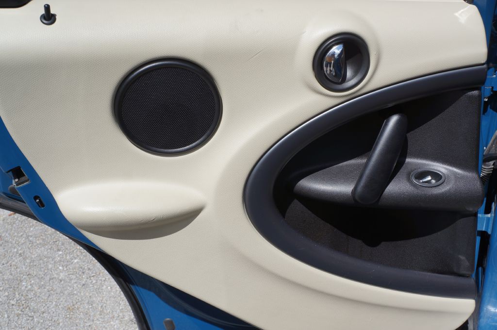 2011 MINI Countryman Image 29