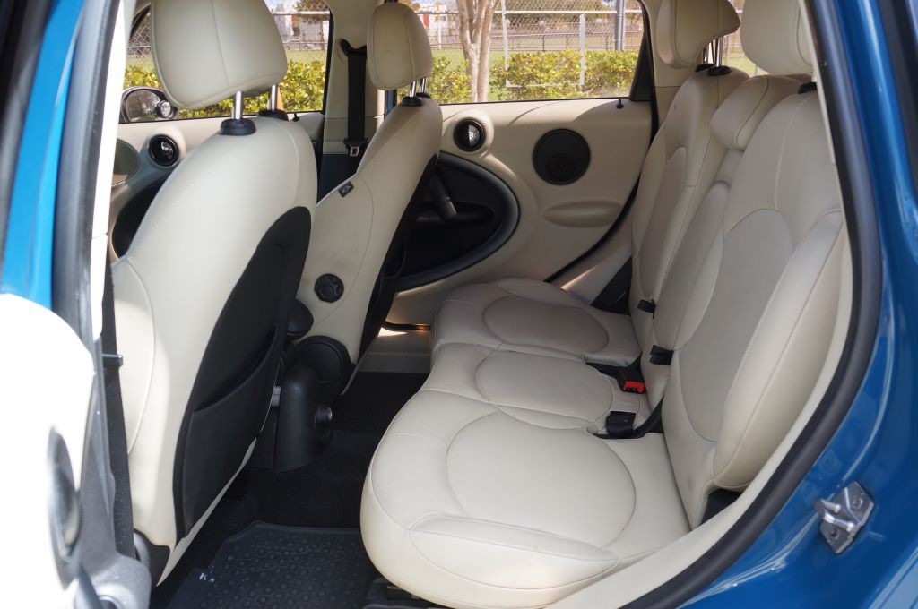 2011 MINI Countryman Image 30