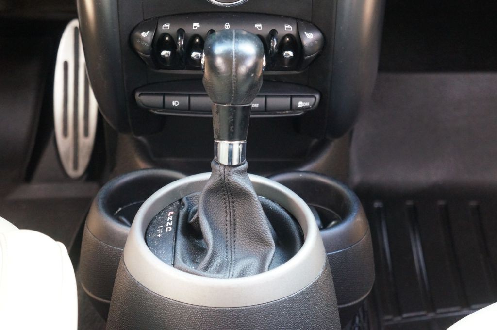 2011 MINI Countryman Image 38