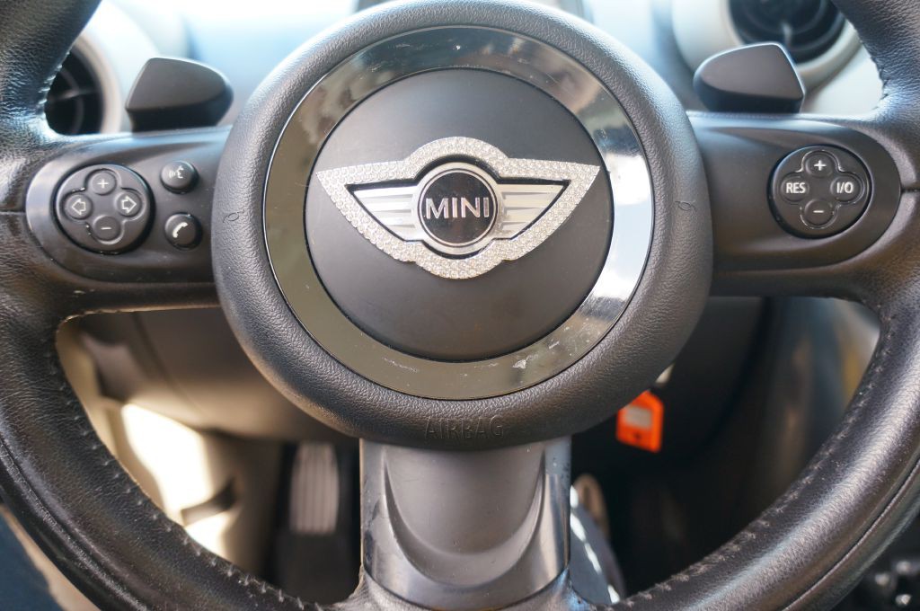 2011 MINI Countryman Image 41