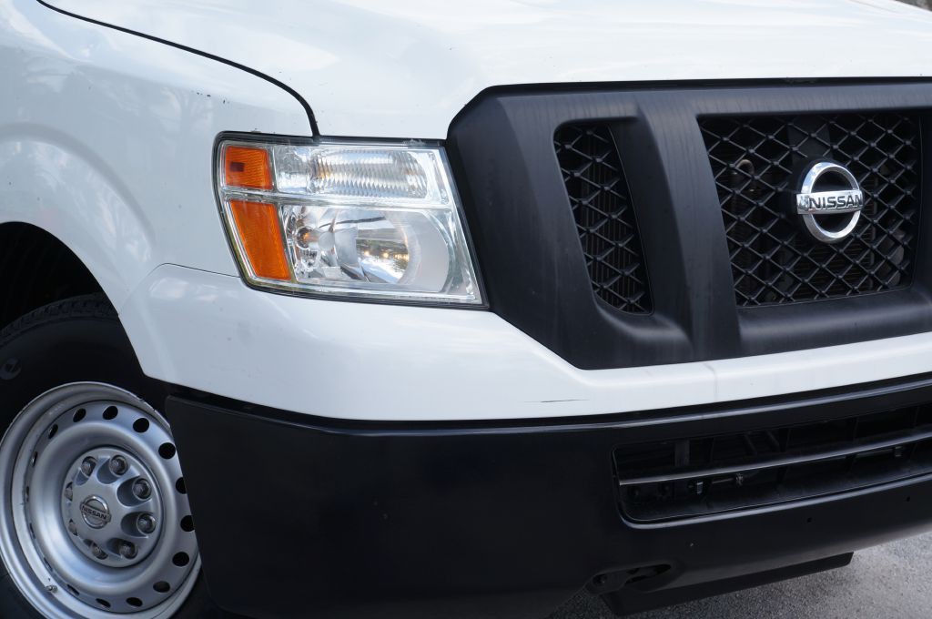 2018 Nissan NV Image 17