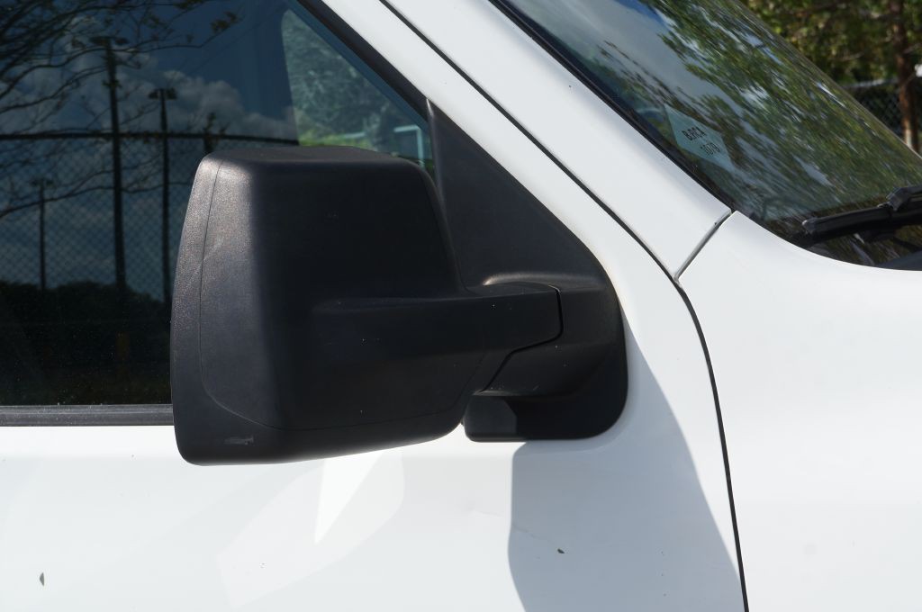 2018 Nissan NV Image 19