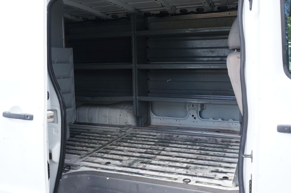 2018 Nissan NV Image 27