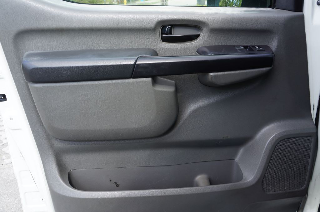 2018 Nissan NV Image 30