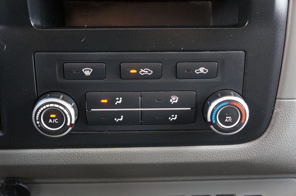 2018 Nissan NV Image 43