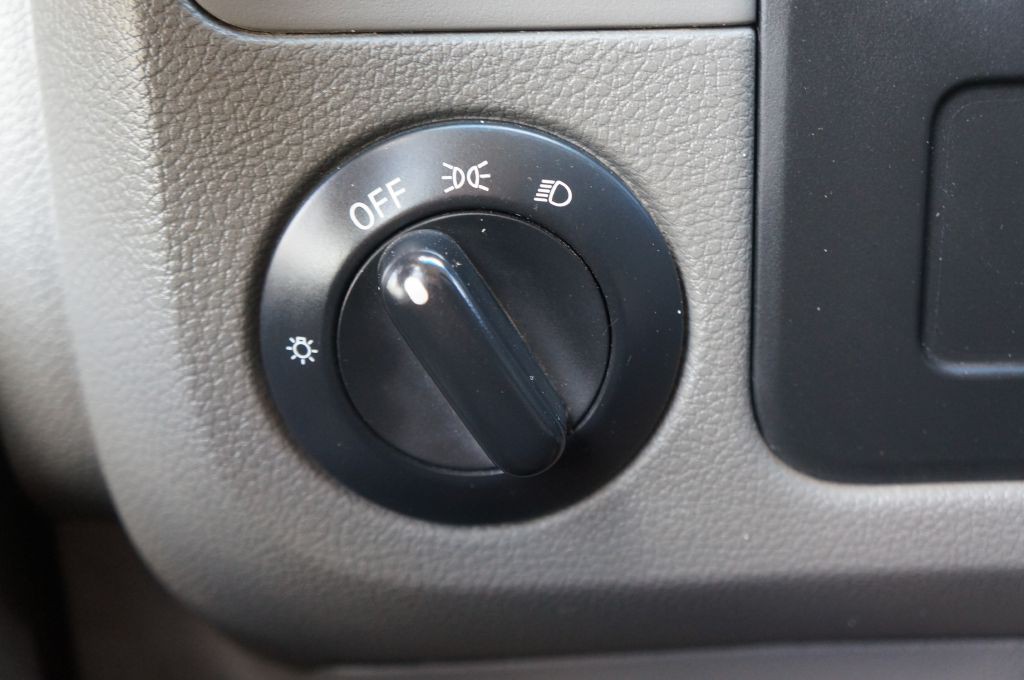 2018 Nissan NV Image 44