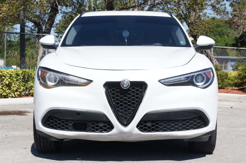 2019 Alfa Romeo Stelvio Image 4
