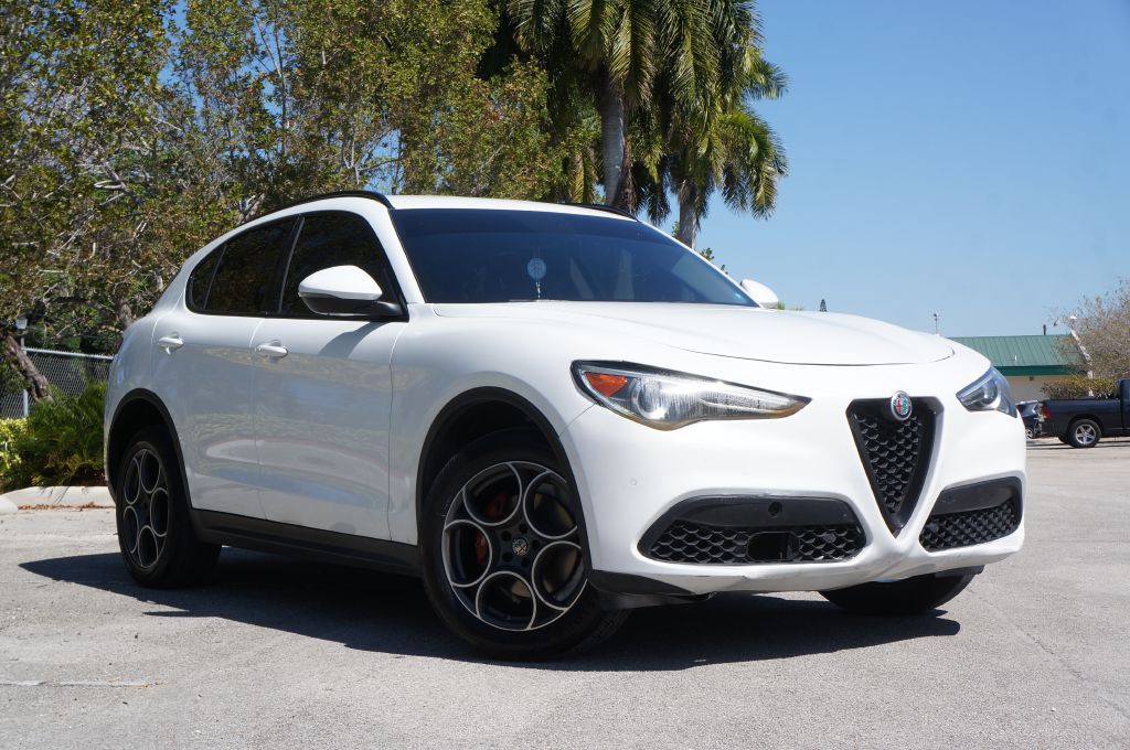 2019 Alfa Romeo Stelvio Image 5