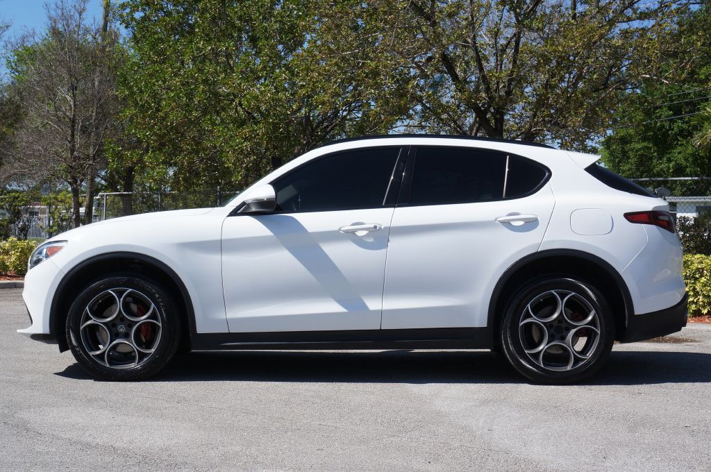 2019 Alfa Romeo Stelvio Image 8