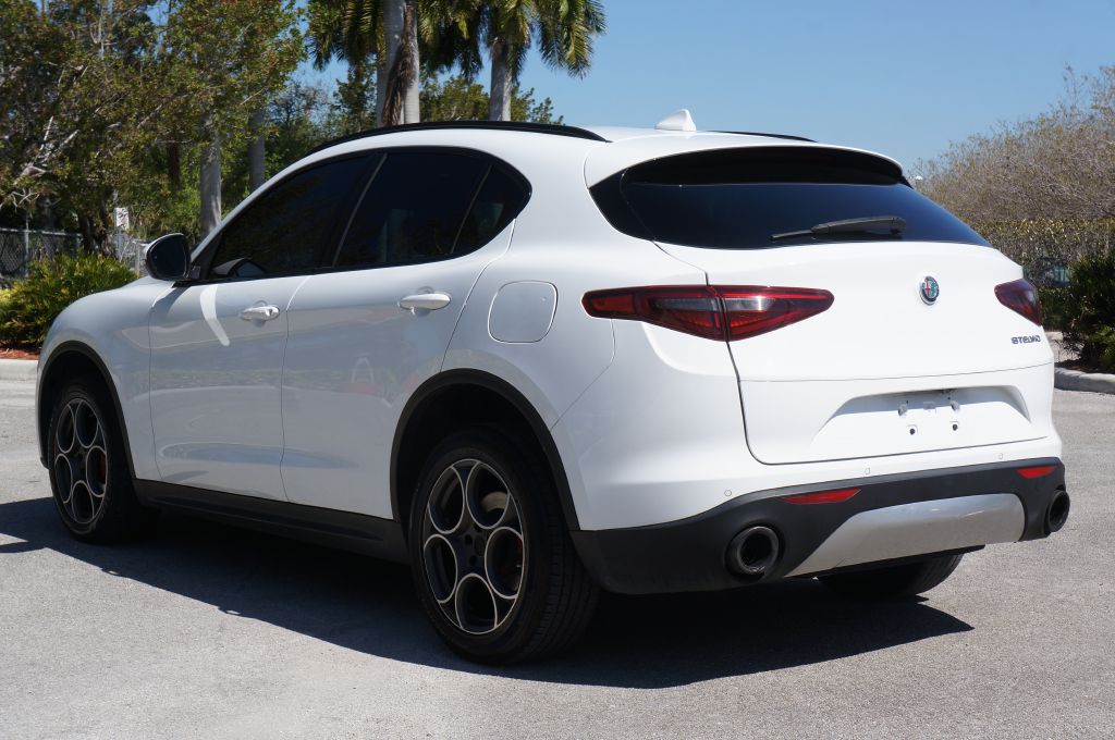 2019 Alfa Romeo Stelvio Image 10