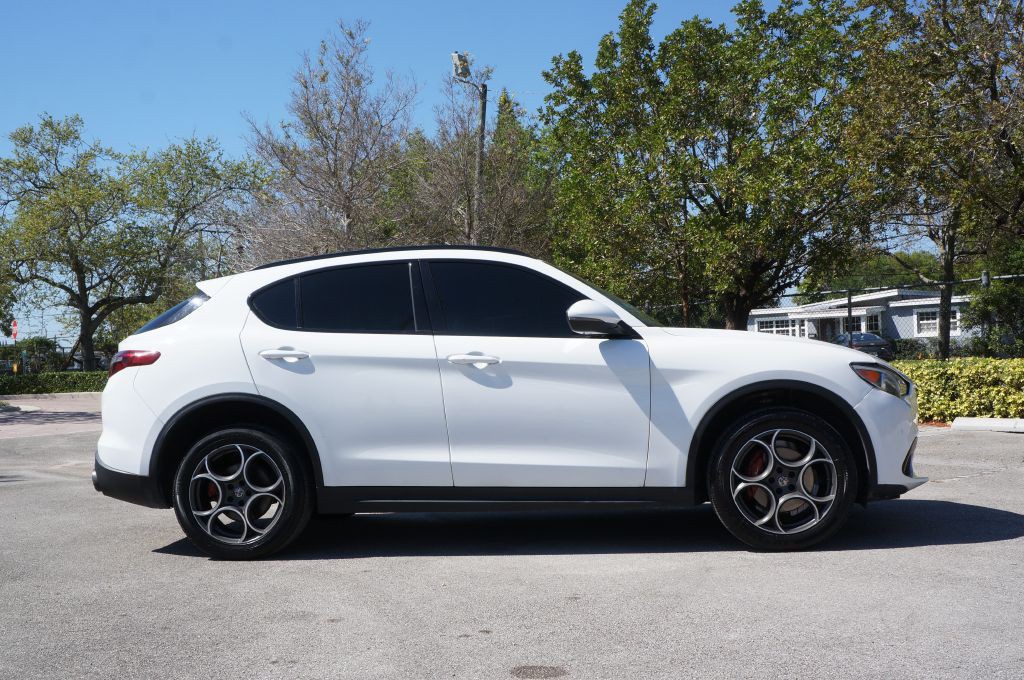 2019 Alfa Romeo Stelvio Image 15