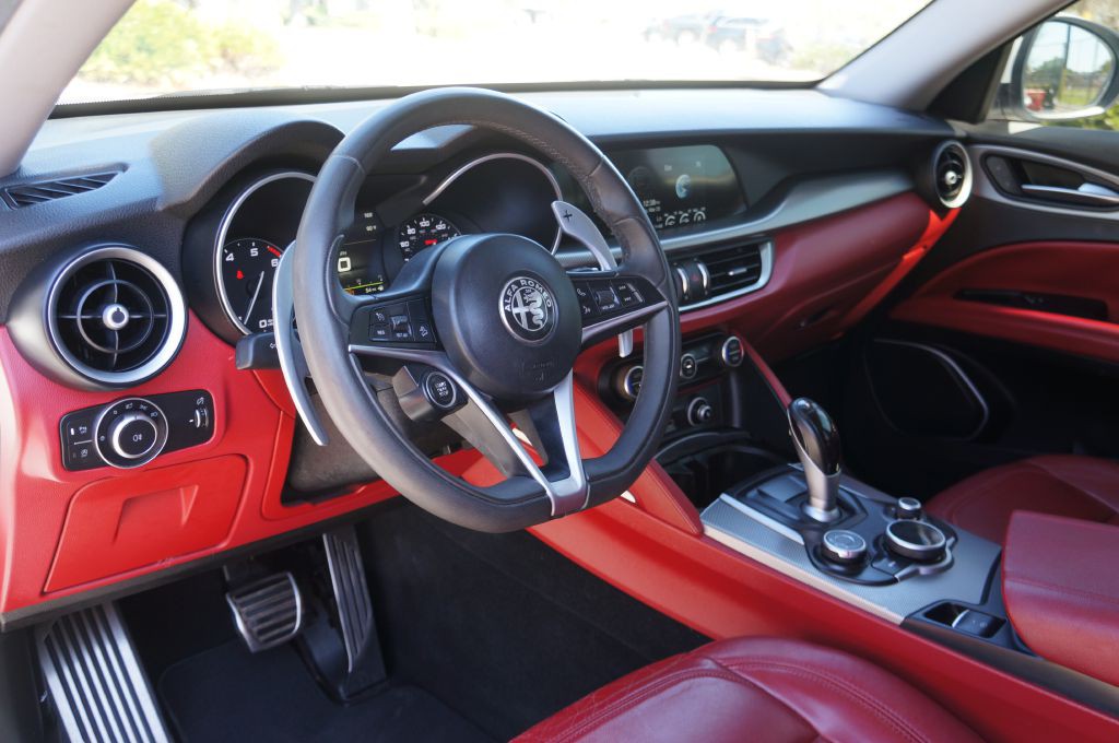2019 Alfa Romeo Stelvio Image 27
