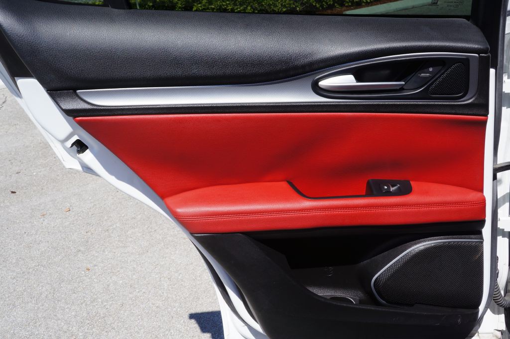 2019 Alfa Romeo Stelvio Image 31