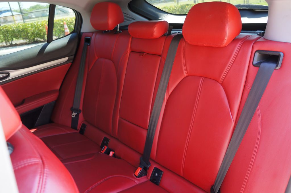 2019 Alfa Romeo Stelvio Image 34