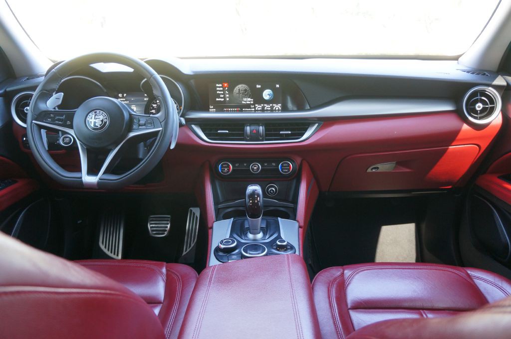 2019 Alfa Romeo Stelvio Image 35