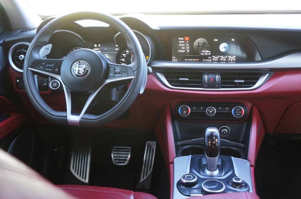 2019 Alfa Romeo Stelvio Image 36