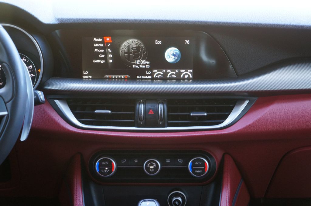 2019 Alfa Romeo Stelvio Image 37