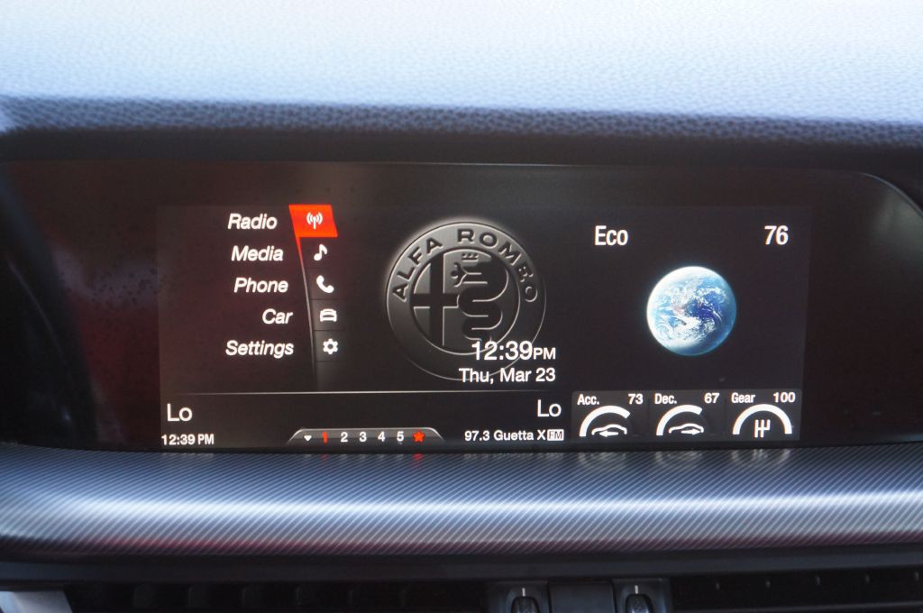 2019 Alfa Romeo Stelvio Image 38