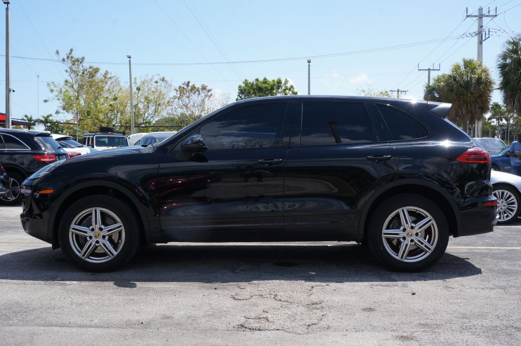 2016 Porsche Cayenne Image 3