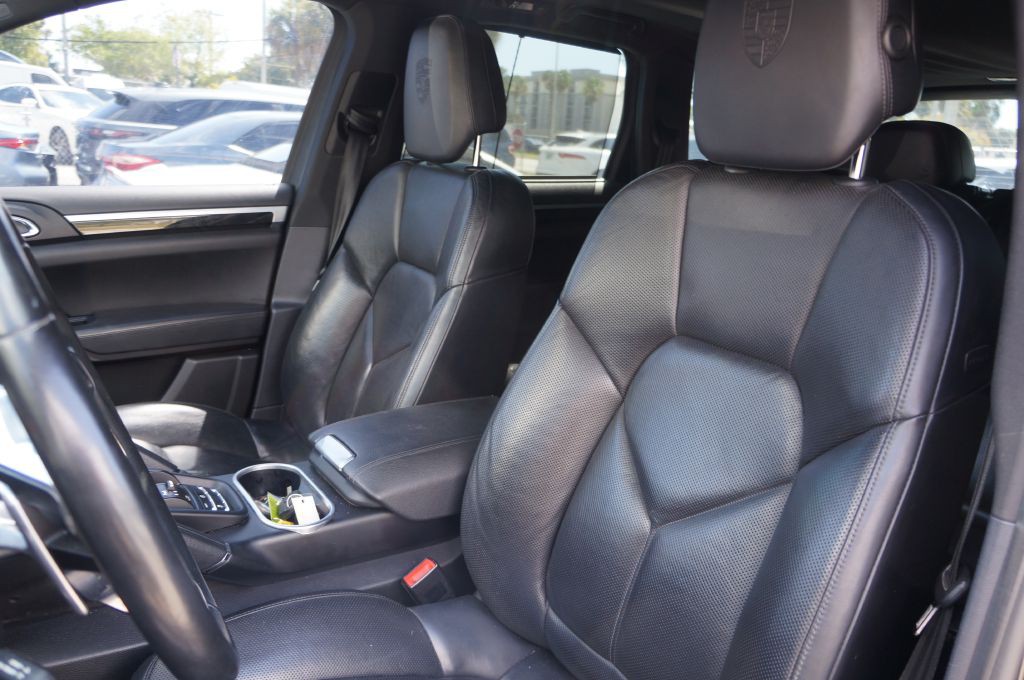 2016 Porsche Cayenne Image 6