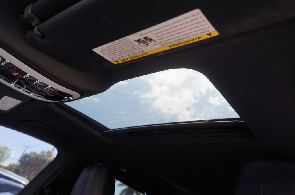 2016 Porsche Cayenne Image 10