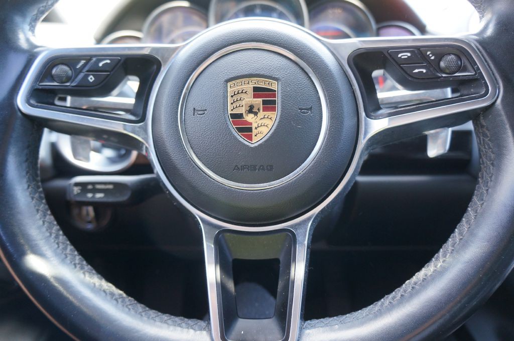 2016 Porsche Cayenne Image 20