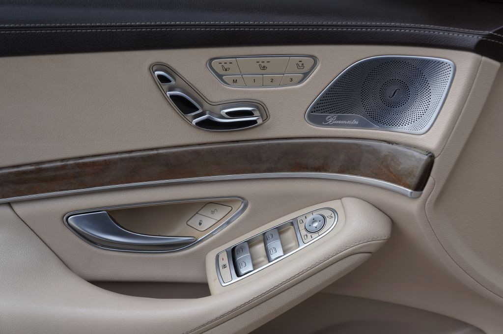 2016 Mercedes-Benz S-Class Image 25