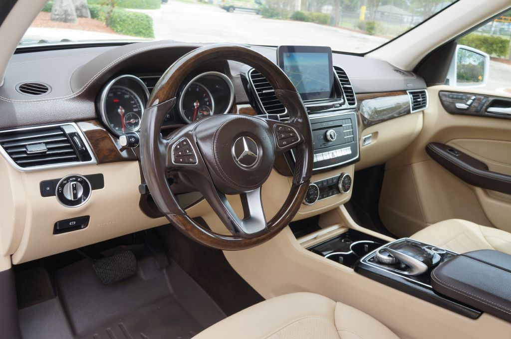 2017 Mercedes-Benz GLS-Class Image 24