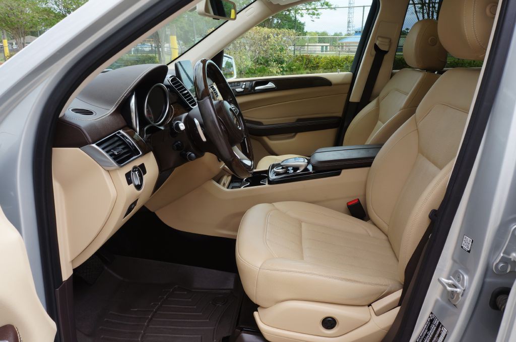 2017 Mercedes-Benz GLS-Class Image 25