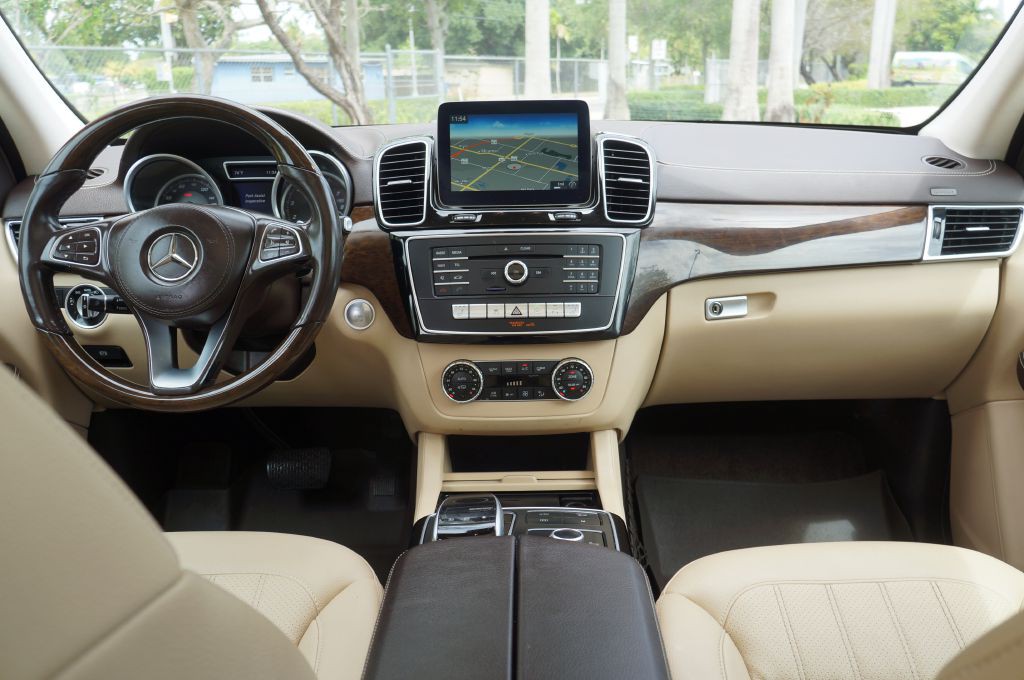 2017 Mercedes-Benz GLS-Class Image 33