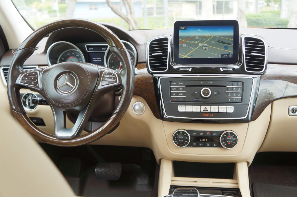 2017 Mercedes-Benz GLS-Class Image 34