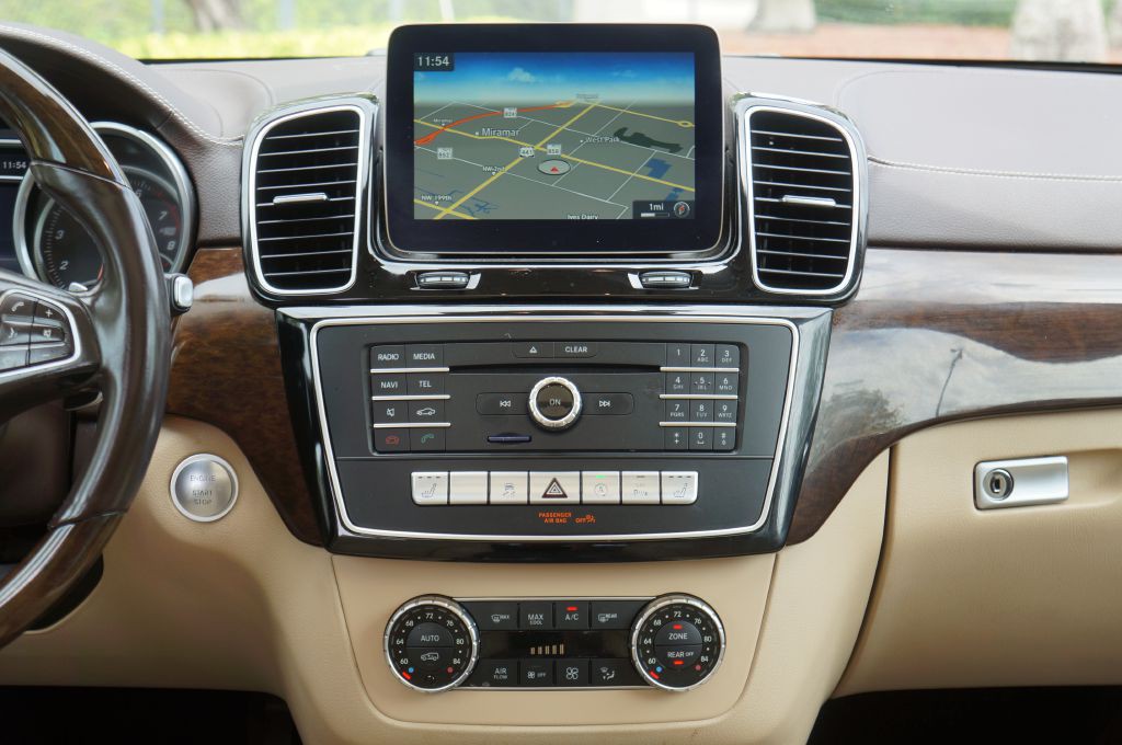 2017 Mercedes-Benz GLS-Class Image 35