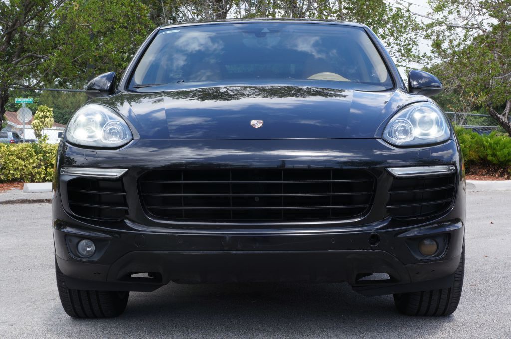 2017 Porsche Cayenne Image 3