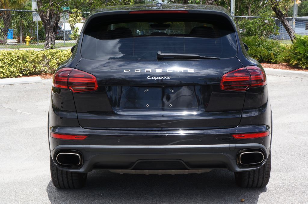 2017 Porsche Cayenne Image 10