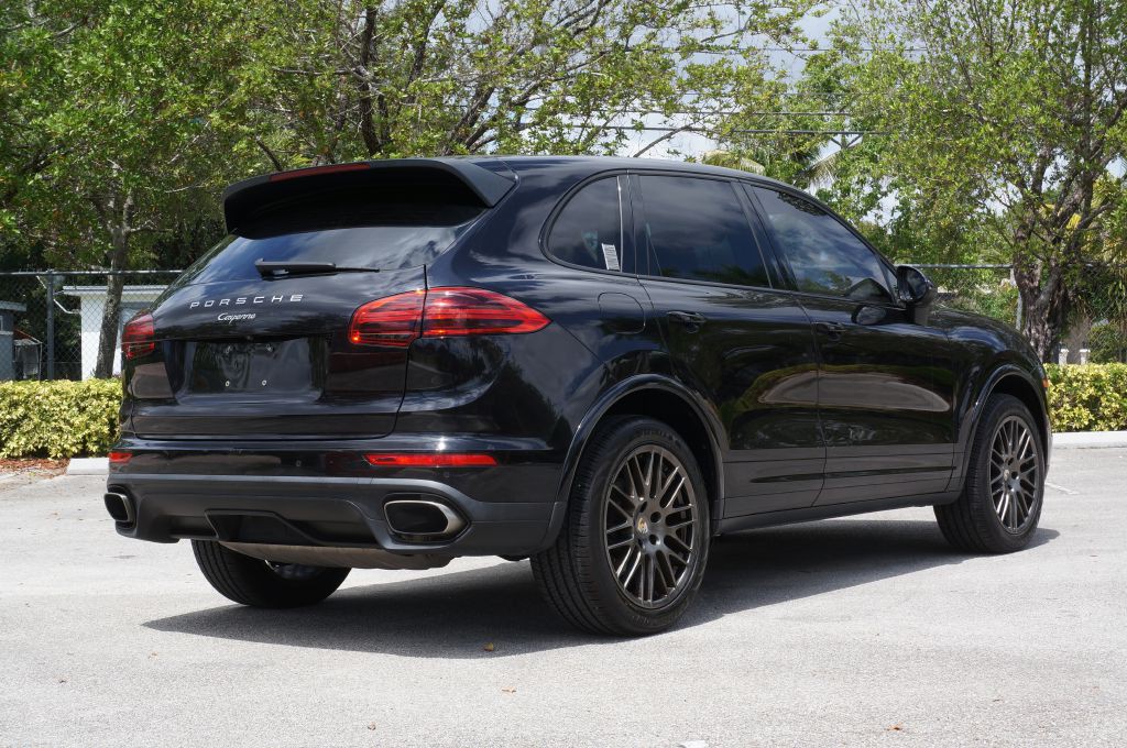 2017 Porsche Cayenne Image 11