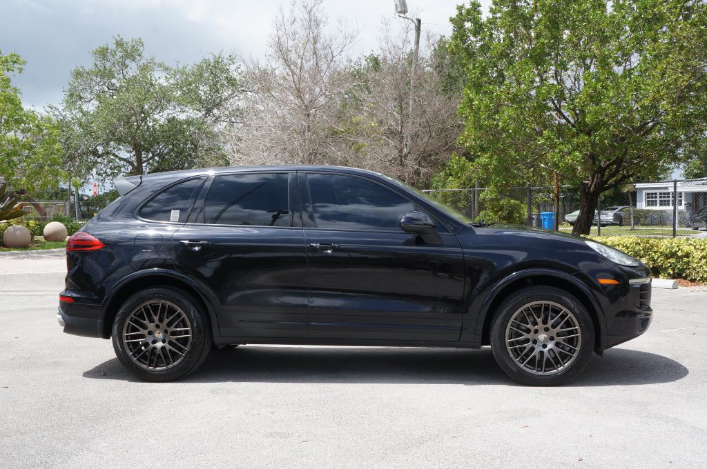 2017 Porsche Cayenne Image 13