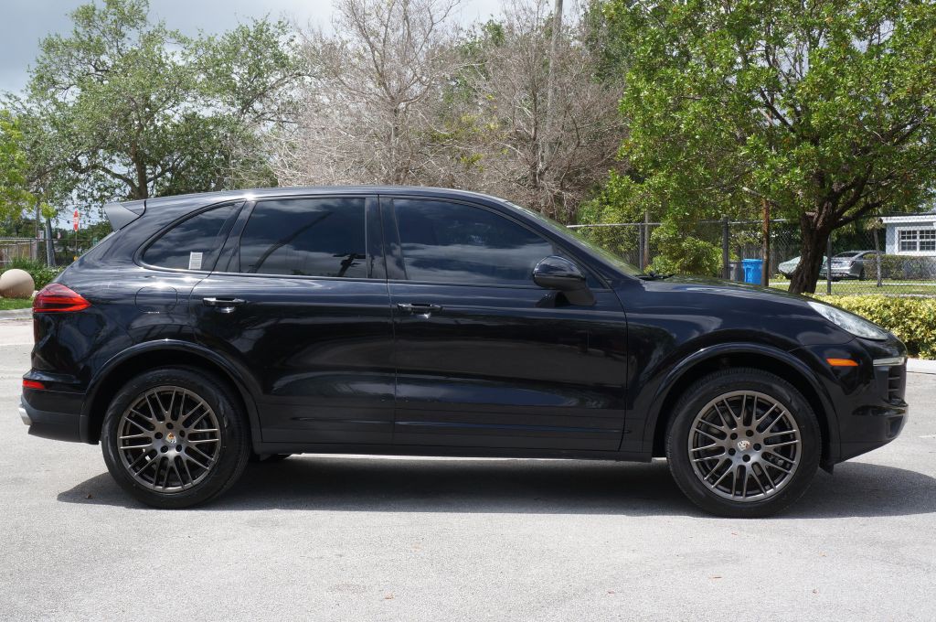 2017 Porsche Cayenne Image 14