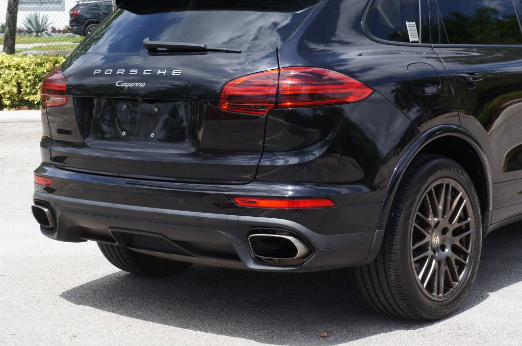 2017 Porsche Cayenne Image 16