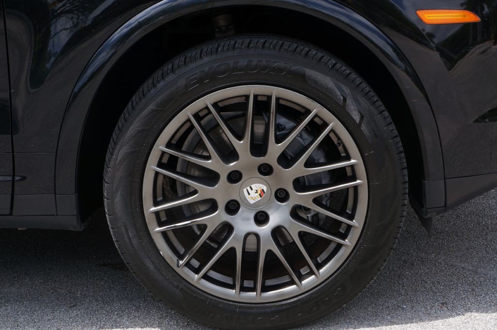 2017 Porsche Cayenne Image 19