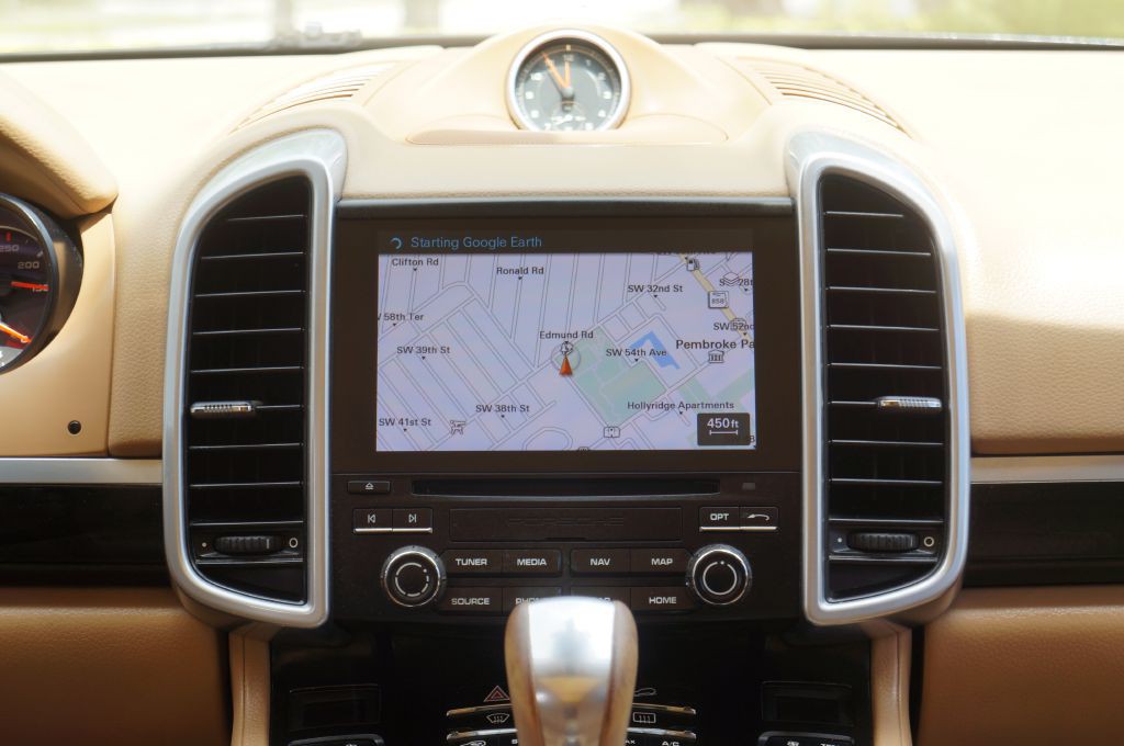 2017 Porsche Cayenne Image 34